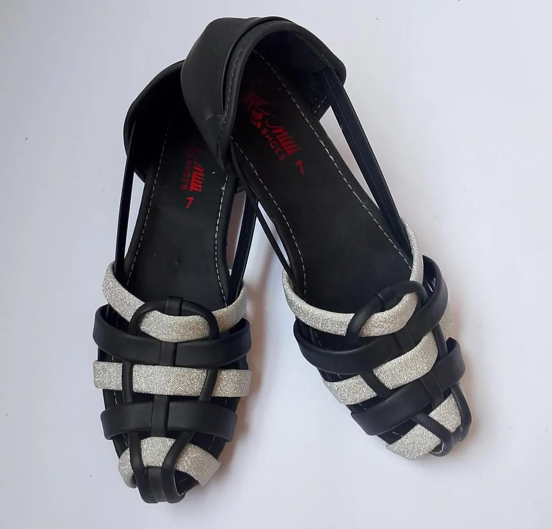 Women's Synthetic Leather Casual Pumps - Trendy Black Heels