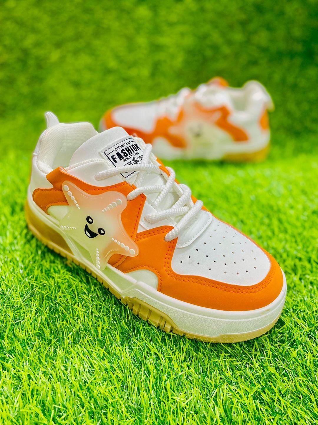 Stylish Women's Casual Fabric Sneakers - Perfect for  Everyday Use