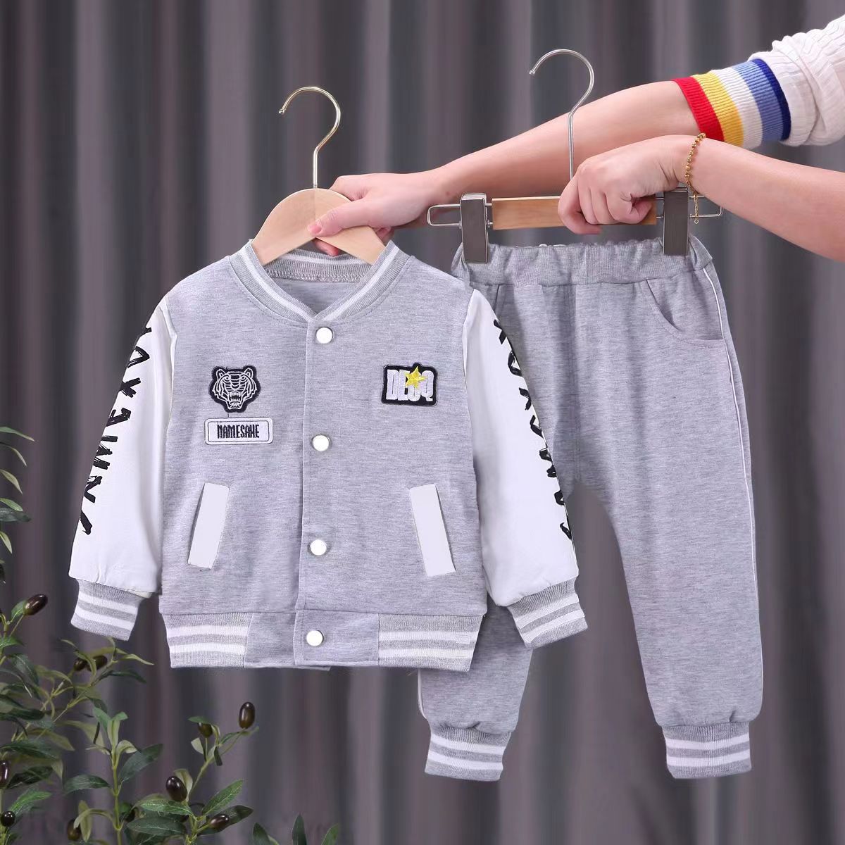Baby's autumn clothing suit 2025 new boys' spring and autumn Western style two-piece set 0-1-5 years old children's foreign trade- Urban Buy Mall